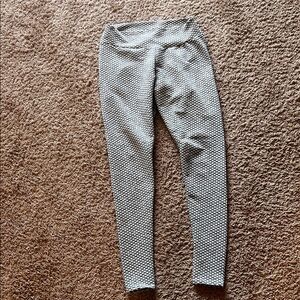 Monochrome Mesh Pattern Leggings